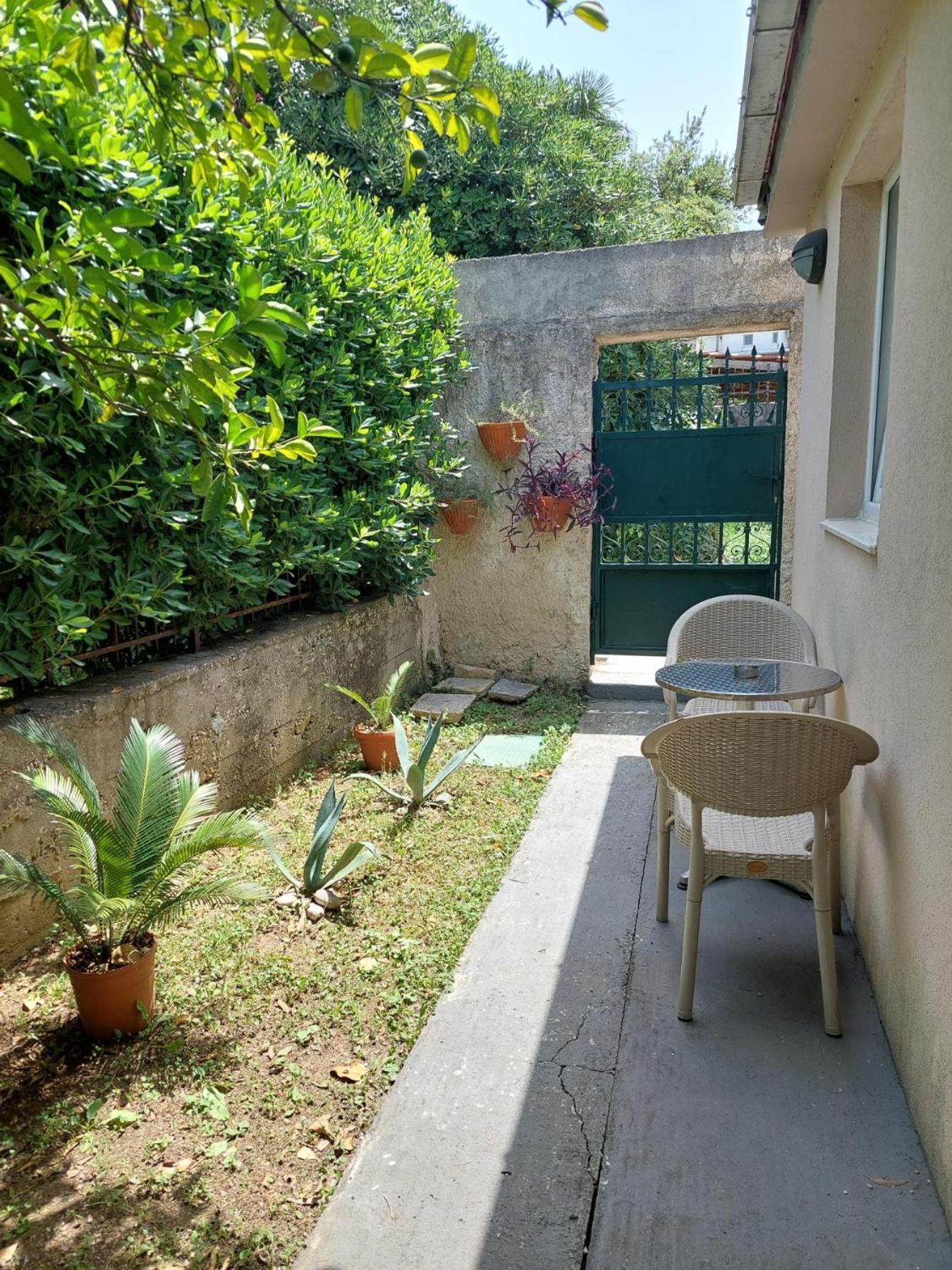 Garden Apartmant Near Sea Kotor Phòng bức ảnh